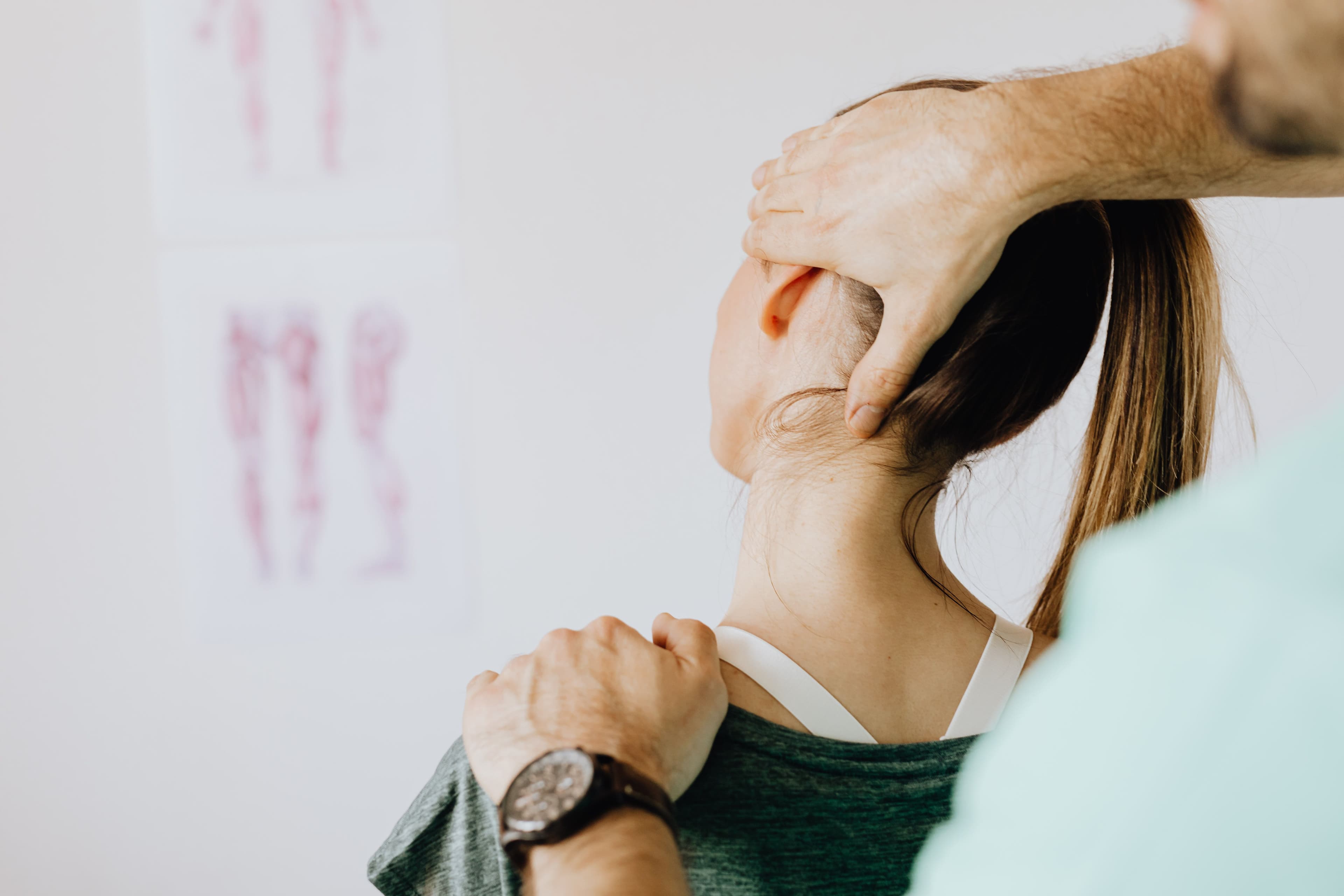 Yumeiho therapeutical massage session at Prisma Clinic Marbella